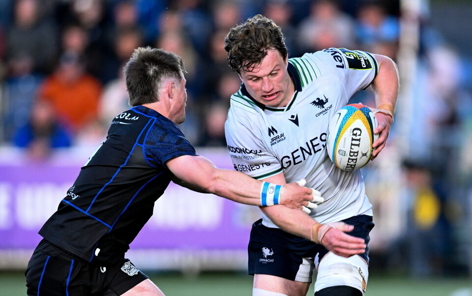 Cian Prendergast in action against Glasgow Warriors