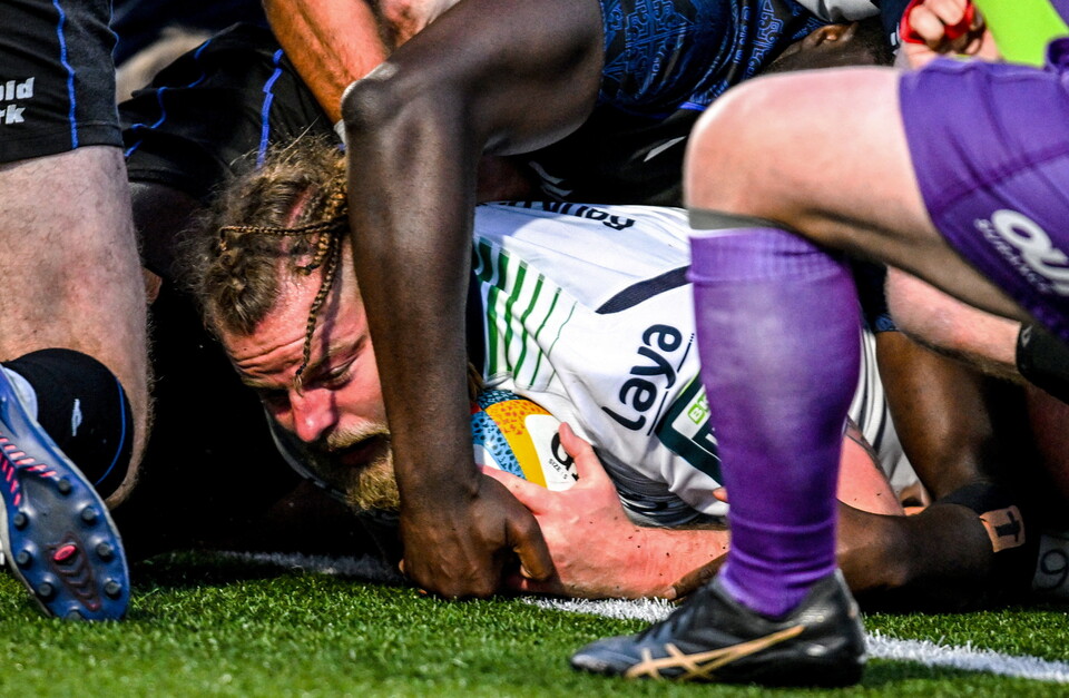 Finlay Bealham scores Connacht's third try