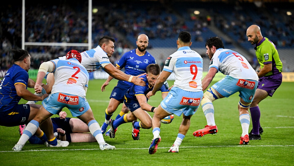 Sam Prendergast reaches out for the try-line