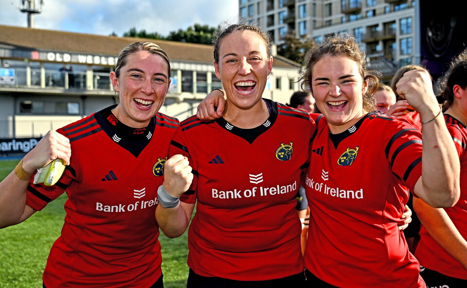Chloe Pearse with Clodagh O'Halloran and Deirbhile Nic a Bháird