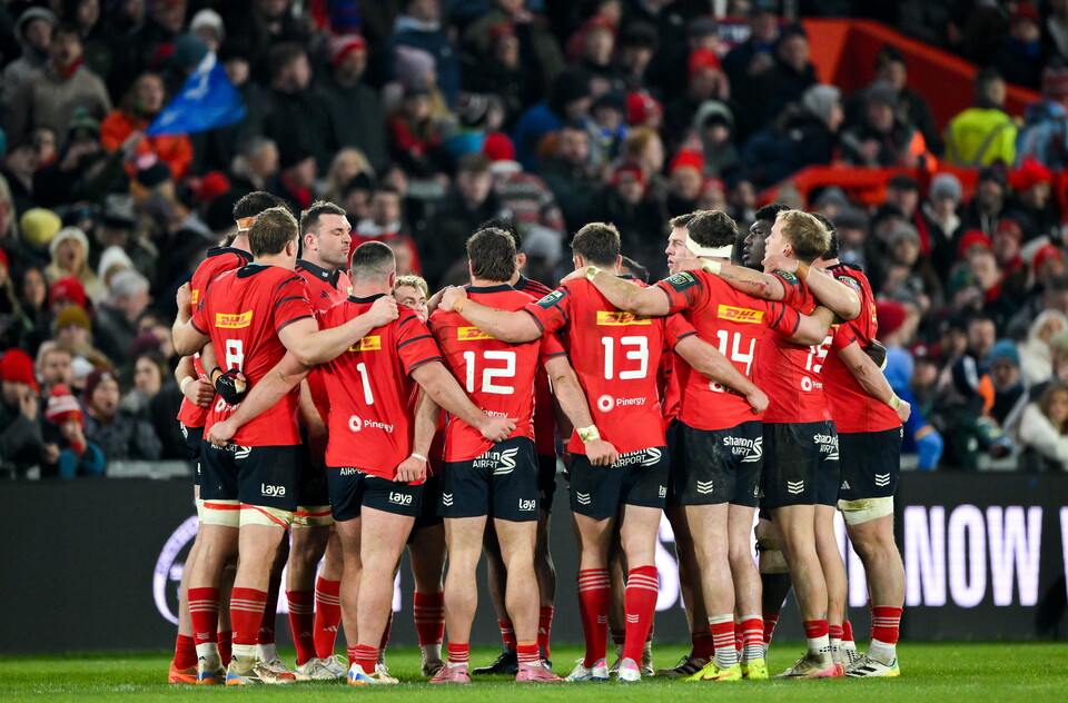 Captain Tadhg Beirne in a Munster huddle
