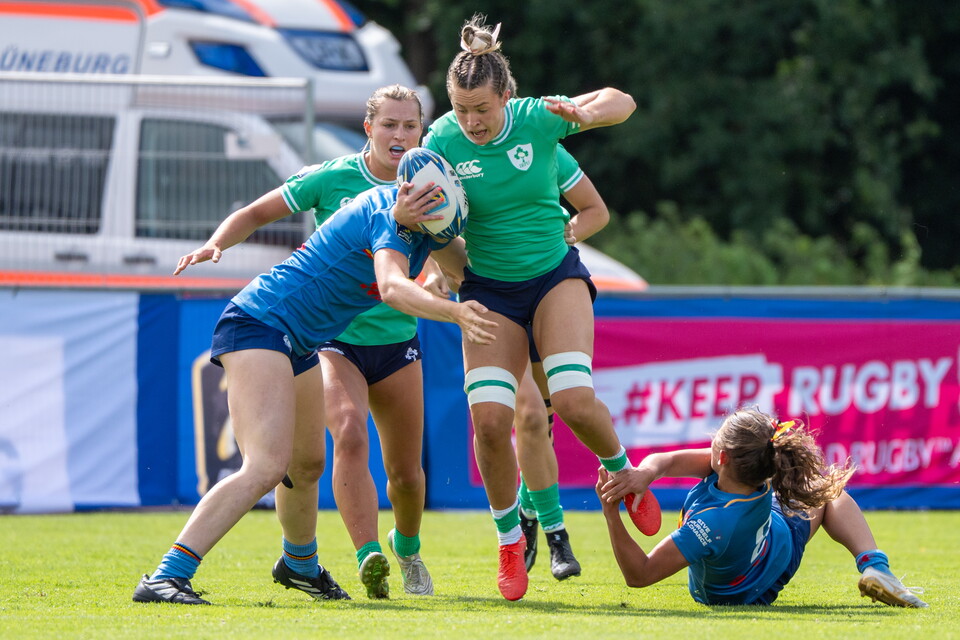 Ireland Under-21 captain Lucia Linn in Sevens action