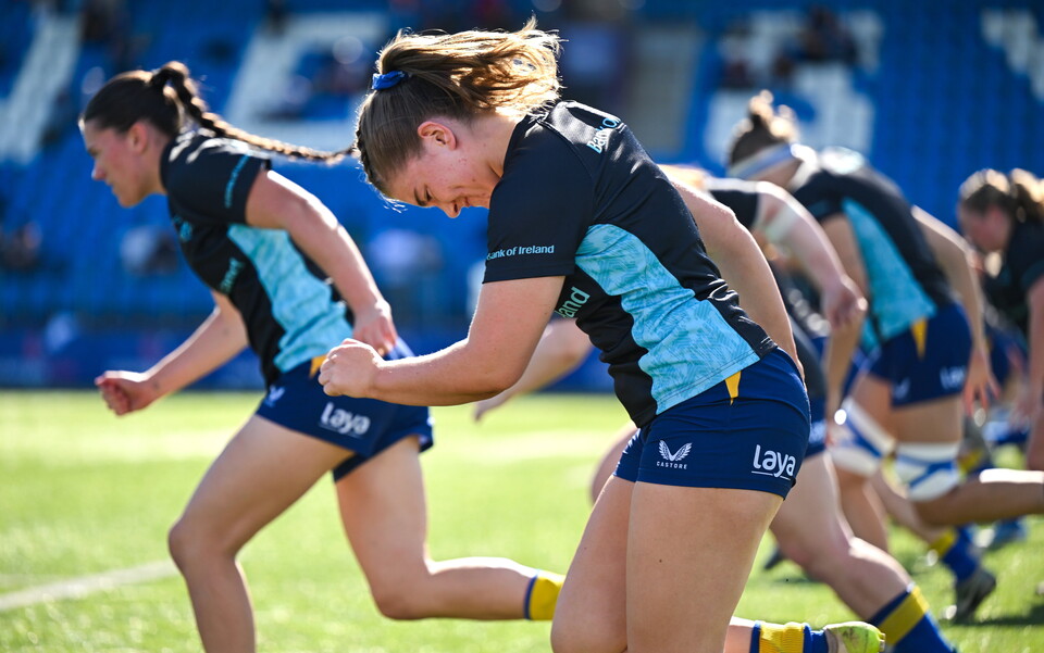 The Leinster Women's squad warming up