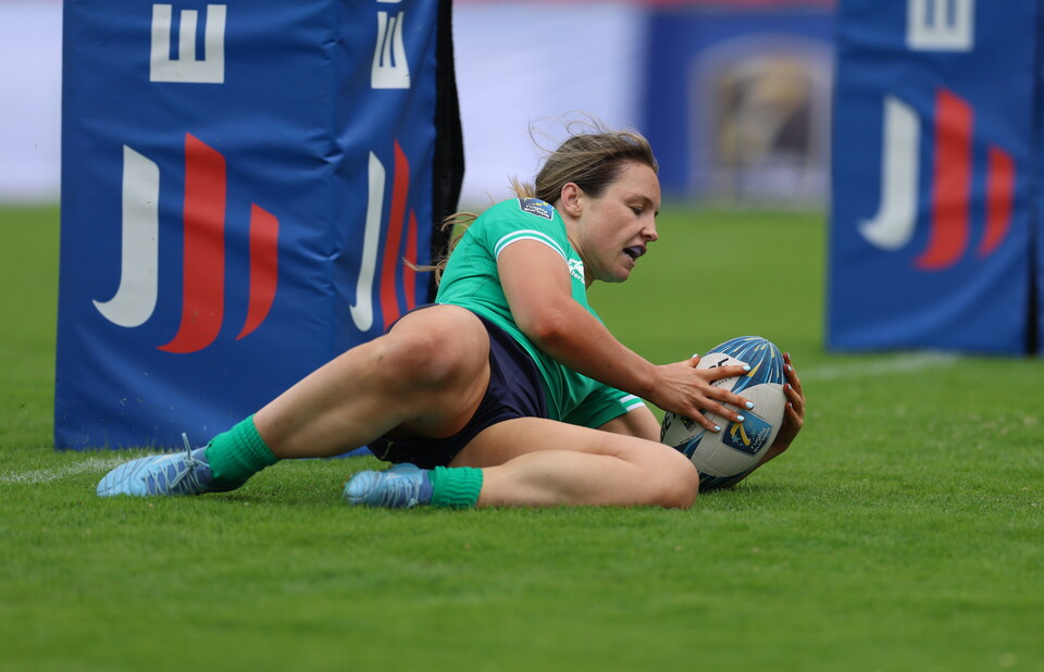 Alana McInerney touches down for the Ireland Women's Sevens side