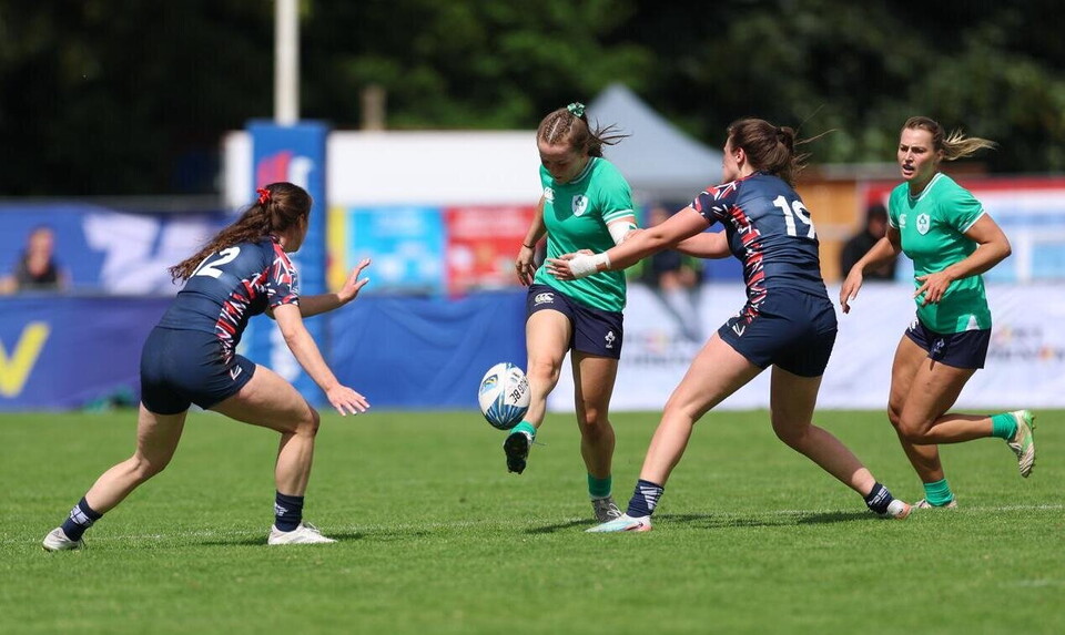 Amy Larn launches a kick chase
