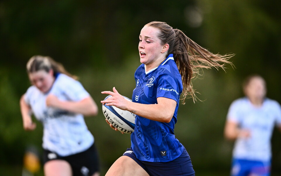 Amy Larn training with the Leinster squad