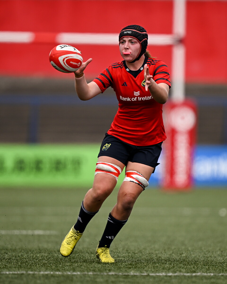 Munster flanker Sally Kelly