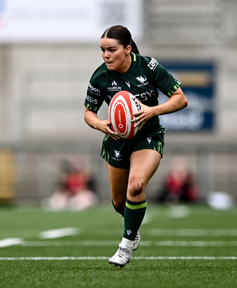 Connacht winger Emily Foley