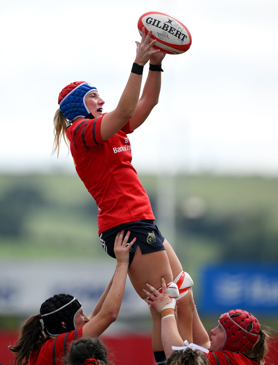 Clodagh O'Halloran wins a lineout for Munster