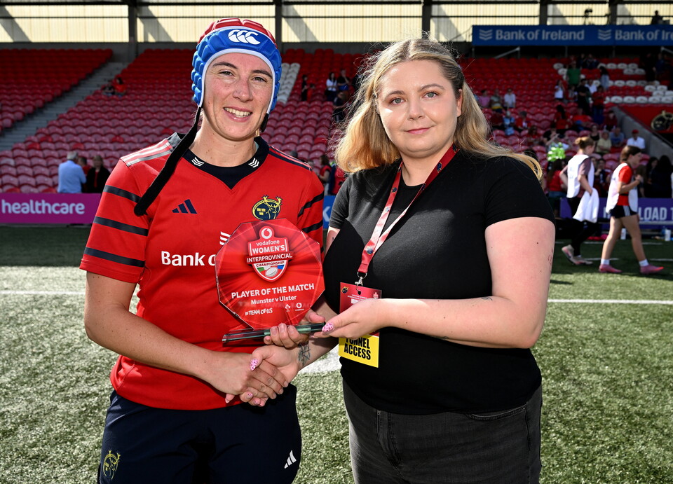 Clodagh O'Halloran receives her Vodafone player-of-the-match award