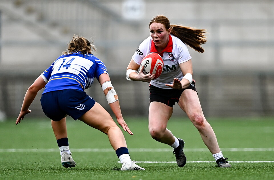 Niamh Marley takes on Robyn O'Connor at Affidea Stadium