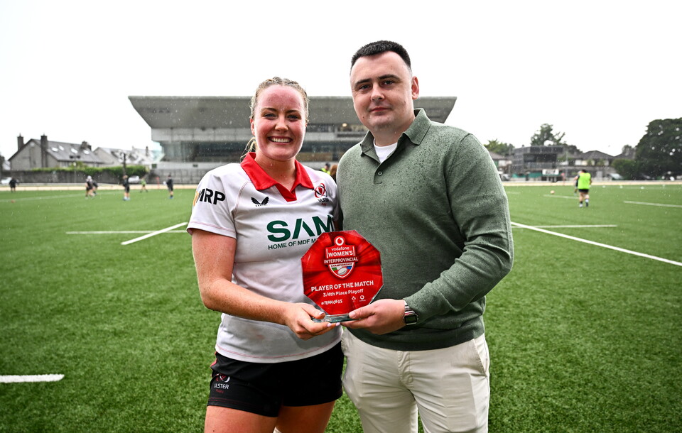 Fiona Tuite-O'Sullivan received her award from Vodafone's Mark Power