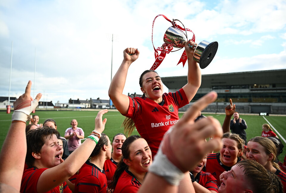 Munster captain Maeve Óg O’Leary celebrates with the Interpro trophy
