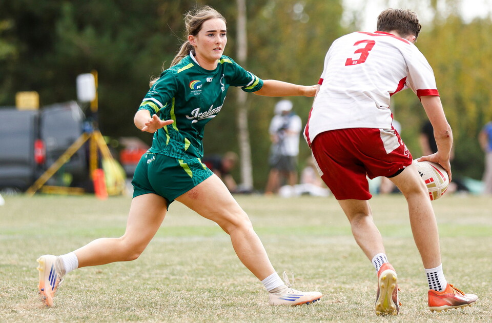 girls touch rugby