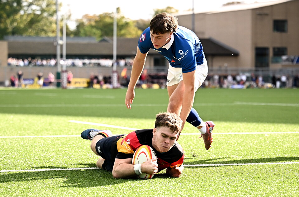 Mark McGlynn touches down for Lansdowne
