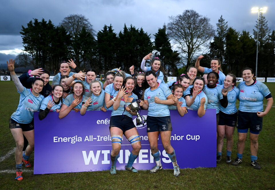 Barnhall celebrate Junior Cup win