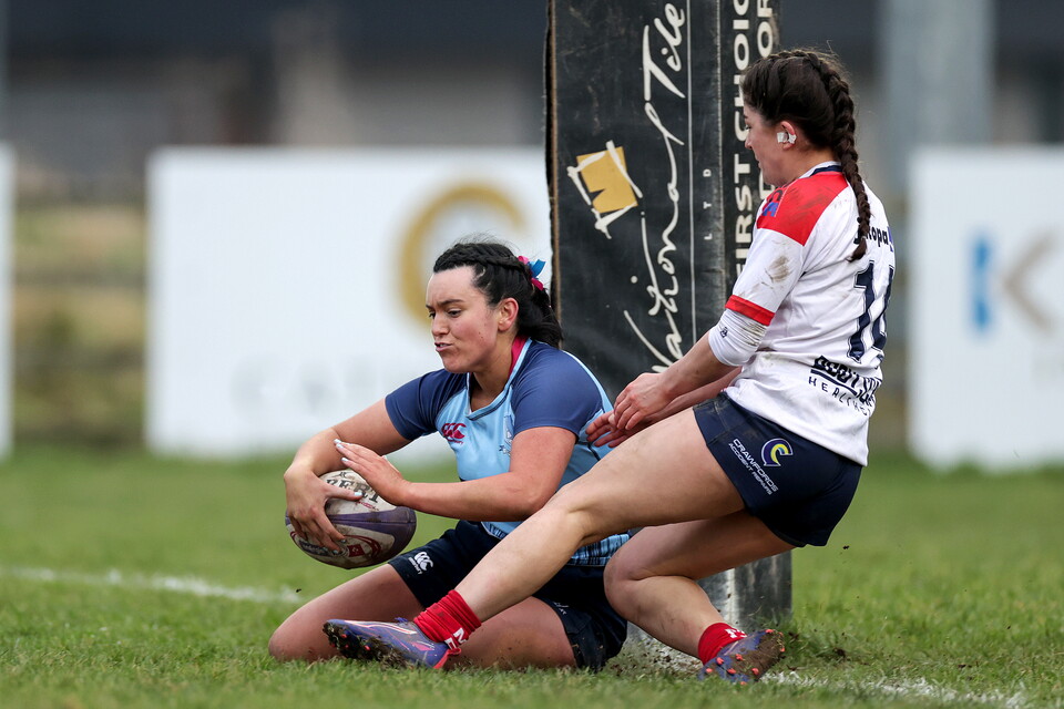 Órfhliath Murray scores a try