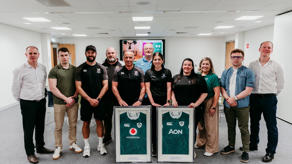 IRIS group Jersey Presentation 