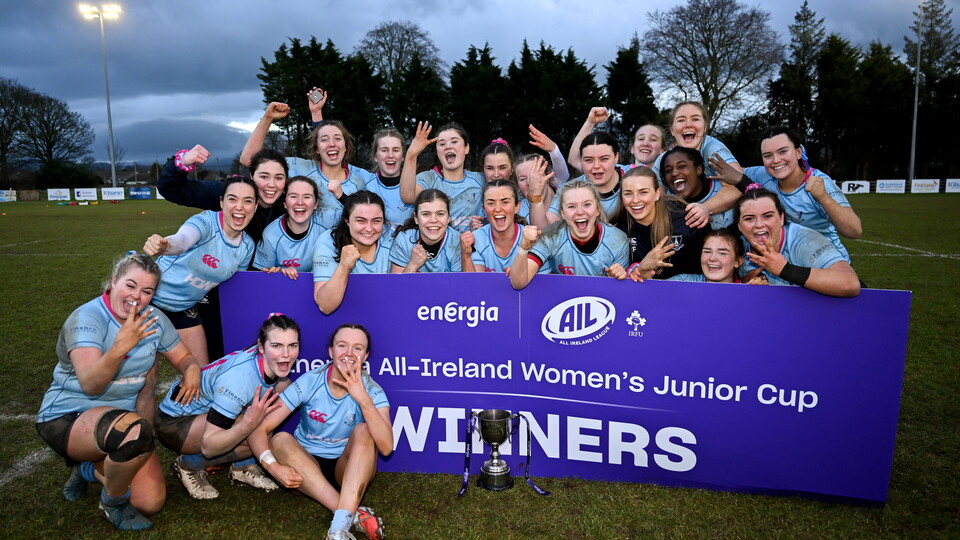MU Barnhall win the Women's Junior Cup