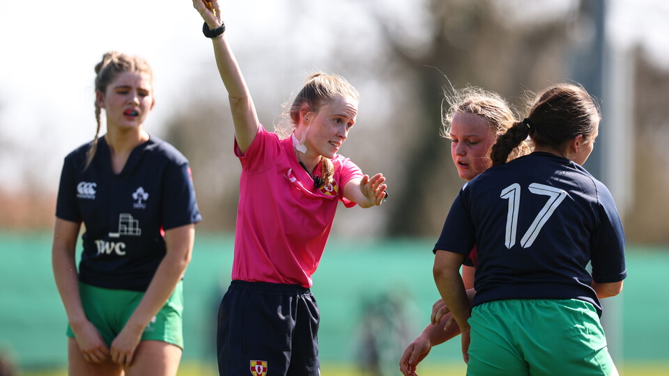 referee giving instructions