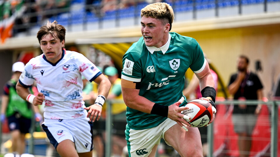 Seán Walsh runs in the Ireland U-20s' third try against the USA