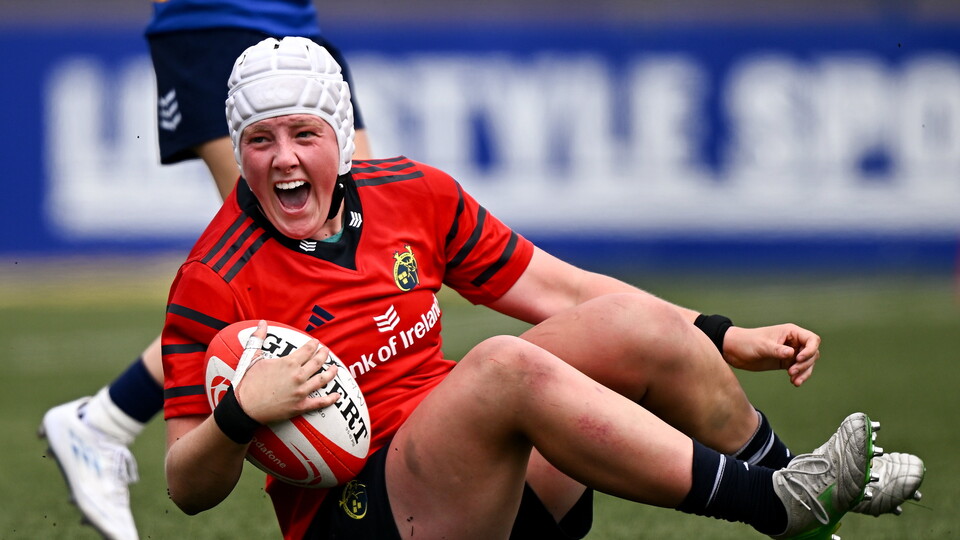 Beth Buttimer celebrates after scoring her second try for Munster