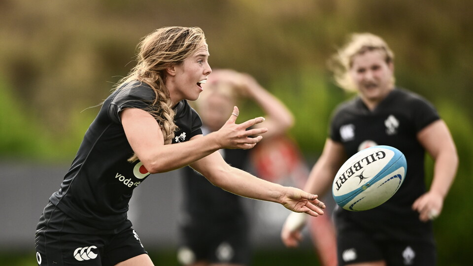 Aoibheann Reilly training with the Ireland squad