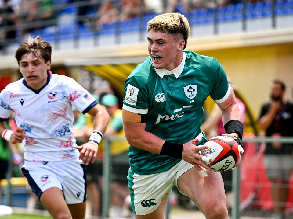 Seán Walsh runs in the Ireland U-20s' third try against the USA
