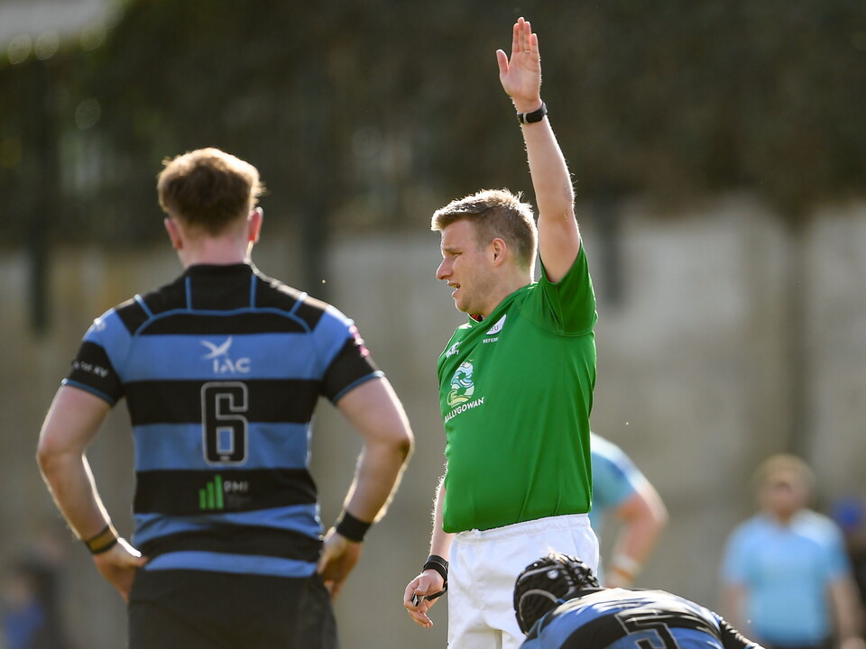 referee