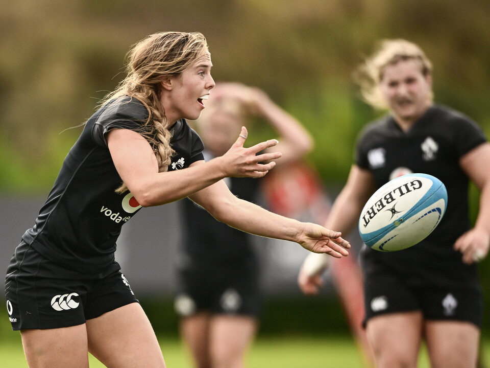 Aoibheann Reilly training with the Ireland squad