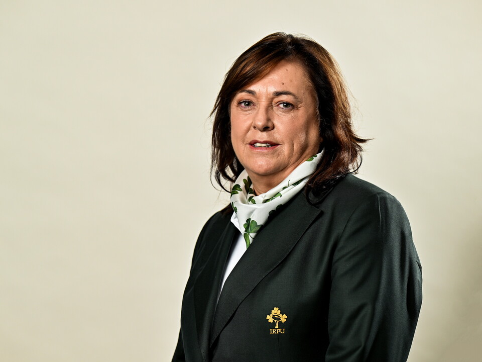 Caroline Lyons headshot