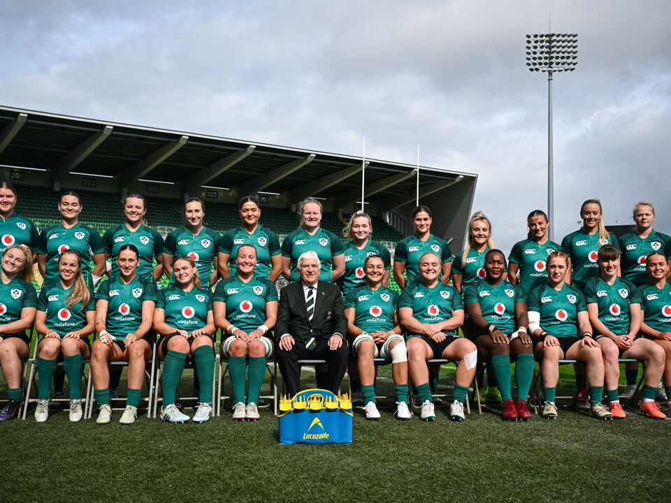 The Ireland Women's squad with IRFU President Tony O'Beirne