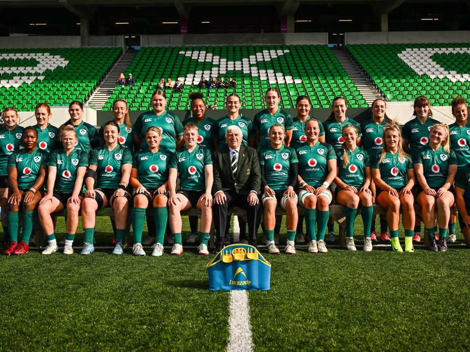 The Ireland Women's squad with IRFU President Tony O'Beirne