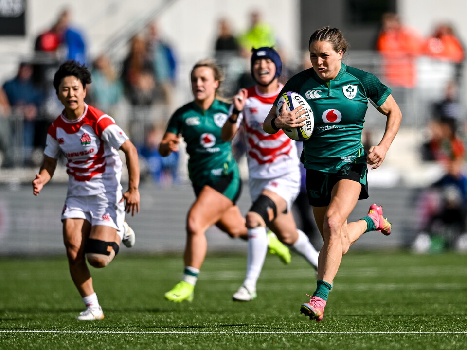 Béibhinn Parsons races clear to score against Japan